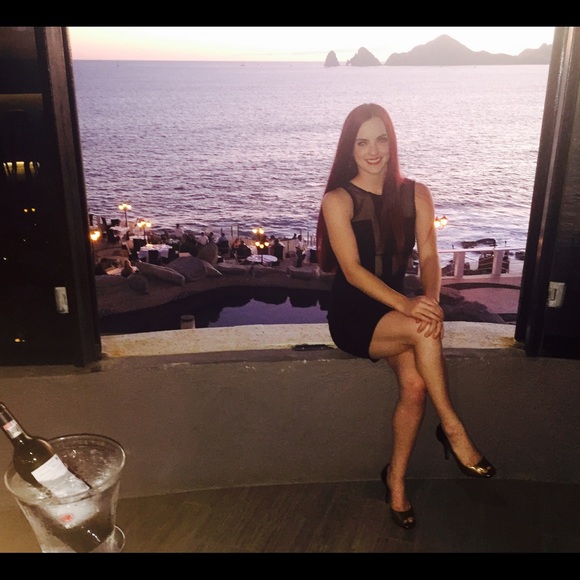 Adorable little black bodycon mesh dress - Picture 1 of 3